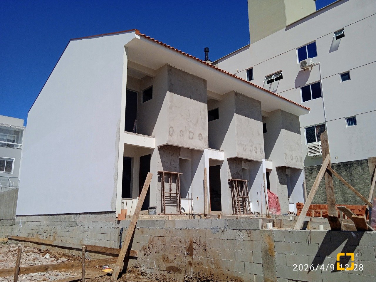 Casa com 72m², 2 quartos (sendo 2 suítes), 1 garagem, no bairro Areias em São José