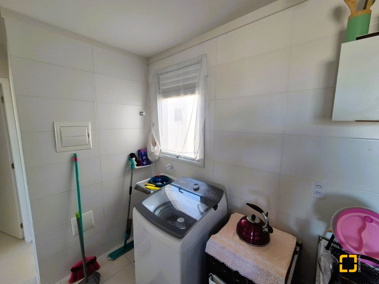 Apartamento com 48m², 2 quartos, 1 garagem, no bairro Sertão do Maruim em São José