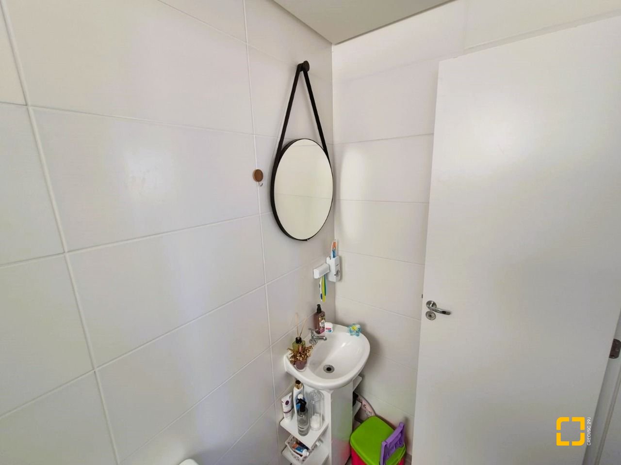 Apartamento com 48m², 2 quartos, 1 garagem, no bairro Sertão do Maruim em São José