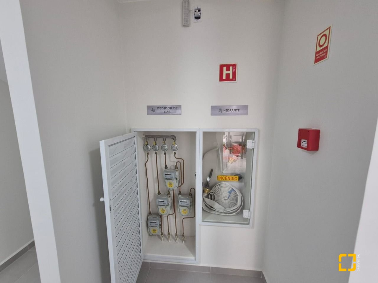 Apartamento com 48m², 2 quartos, 1 garagem, no bairro Sertão do Maruim em São José