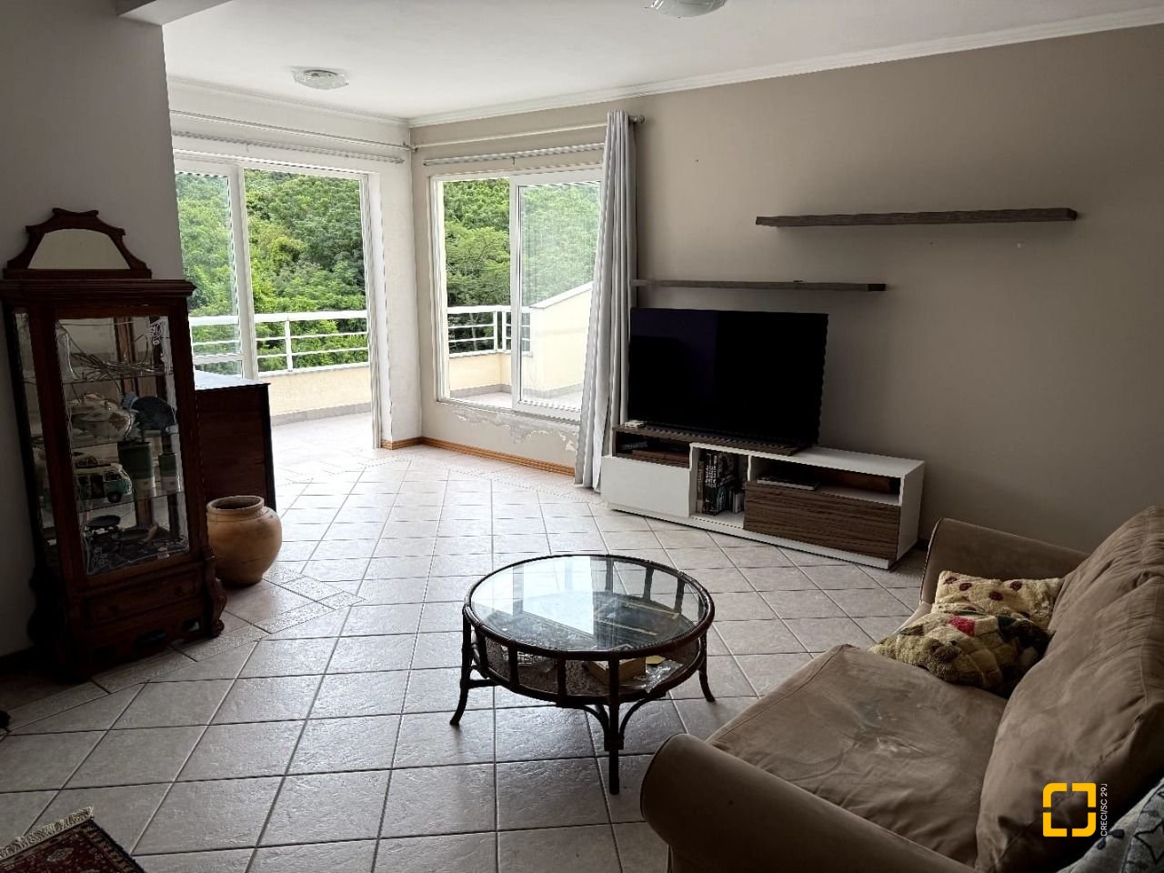 Cobertura com 150m², 3 quartos (sendo 1 suíte), 2 garagens, no bairro Pantanal em Florianópolis