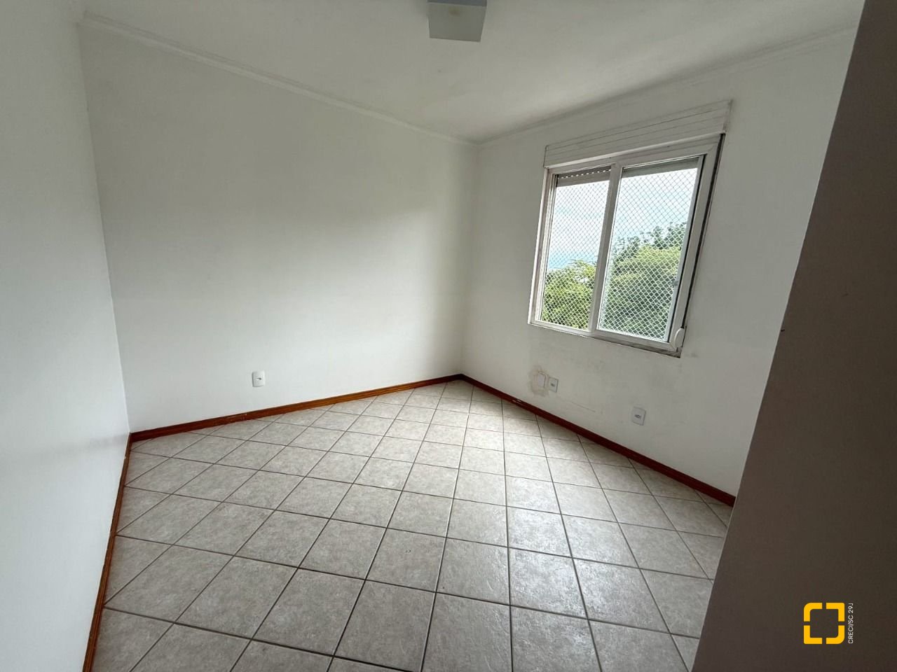 Cobertura com 150m², 3 quartos (sendo 1 suíte), 2 garagens, no bairro Pantanal em Florianópolis