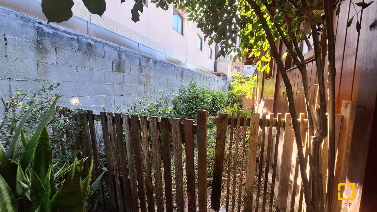 Terreno com 556m², no bairro Jurerê Internacional em Florianópolis