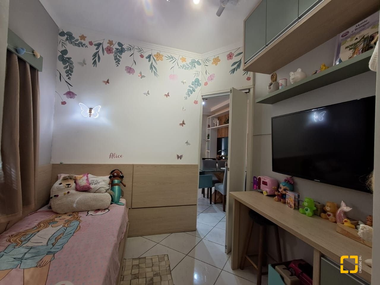 Apartamento com 99m², 5 quartos (sendo 2 suítes), 1 garagem, no bairro Ingleses em Florianópolis