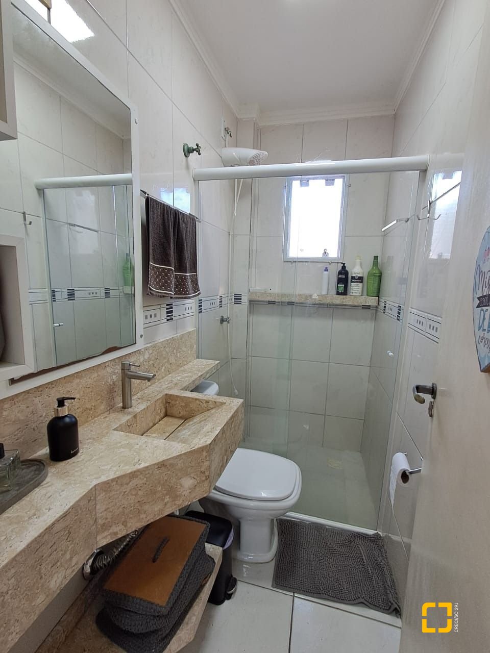 Apartamento com 99m², 5 quartos (sendo 2 suítes), 1 garagem, no bairro Ingleses em Florianópolis