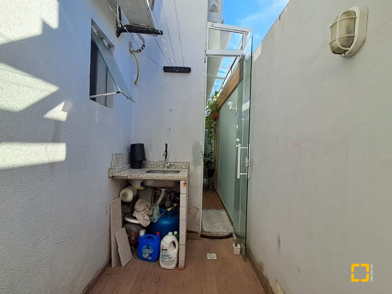 Apartamento com 99m², 5 quartos (sendo 2 suítes), 1 garagem, no bairro Ingleses em Florianópolis