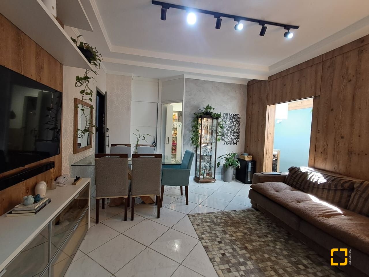 Apartamento com 99m², 5 quartos (sendo 2 suítes), 1 garagem, no bairro Ingleses em Florianópolis