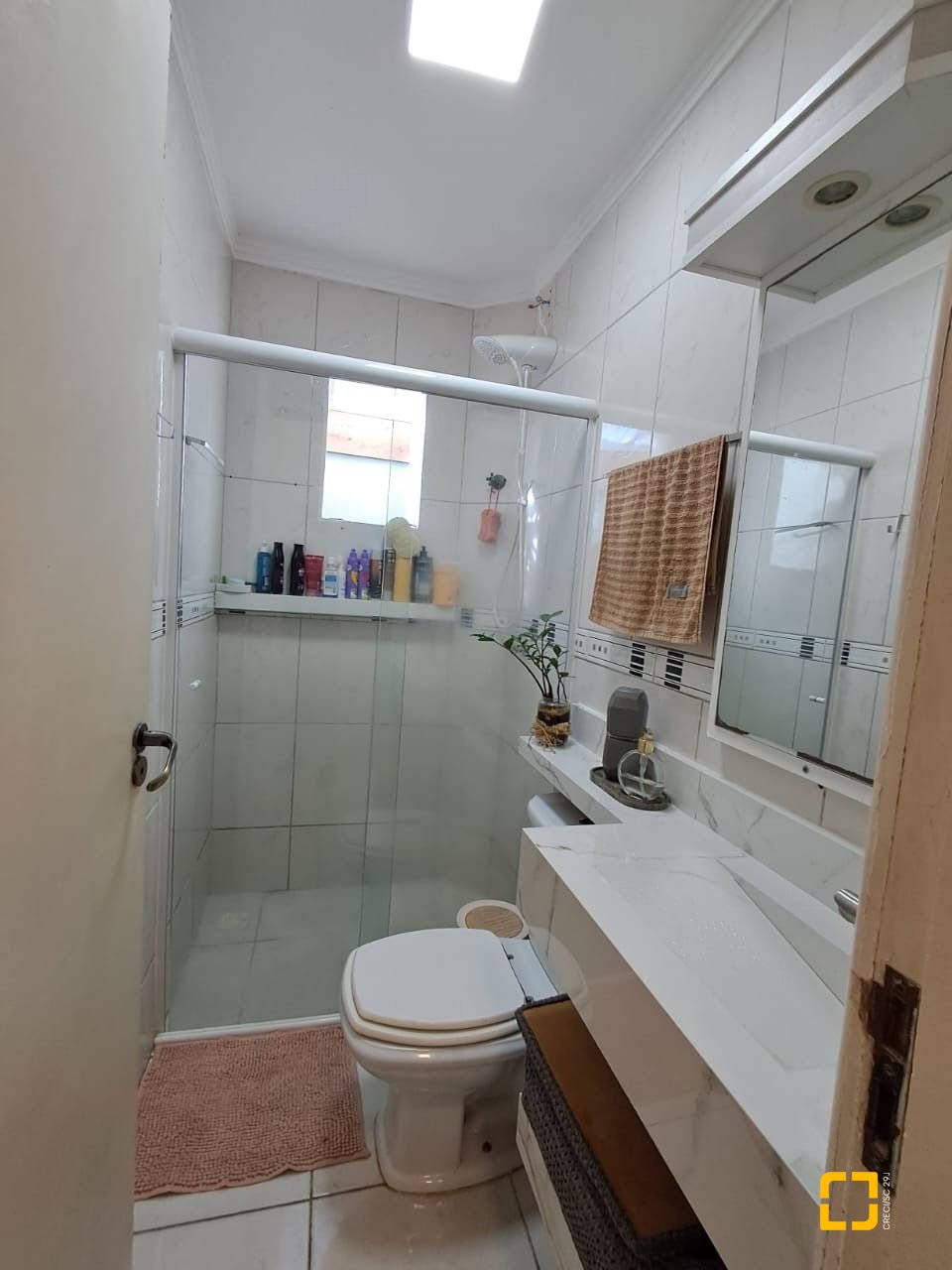 Apartamento com 99m², 5 quartos (sendo 2 suítes), 1 garagem, no bairro Ingleses em Florianópolis