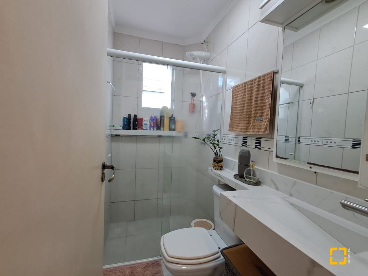 Apartamento com 99m², 5 quartos (sendo 2 suítes), 1 garagem, no bairro Ingleses em Florianópolis
