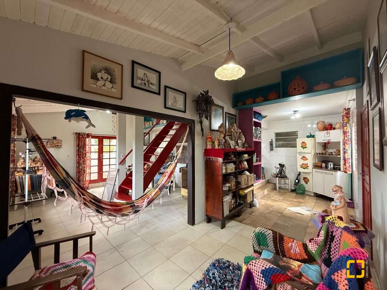 Casa com 154m², 2 quartos (sendo 1 suíte), 1 garagem, no bairro Ponta de Baixo em São José