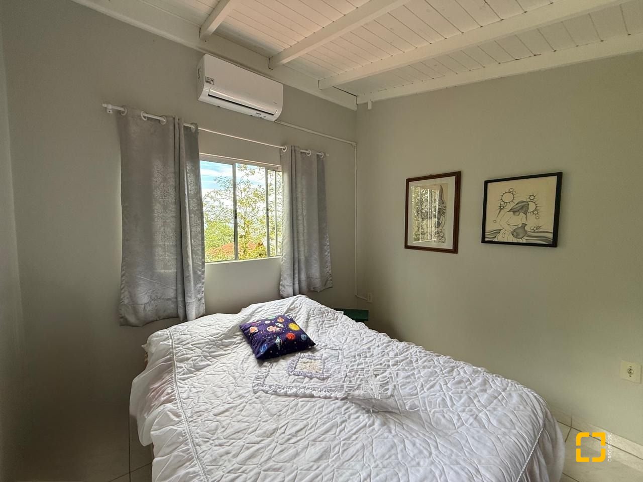 Casa com 154m², 2 quartos (sendo 1 suíte), 1 garagem, no bairro Ponta de Baixo em São José