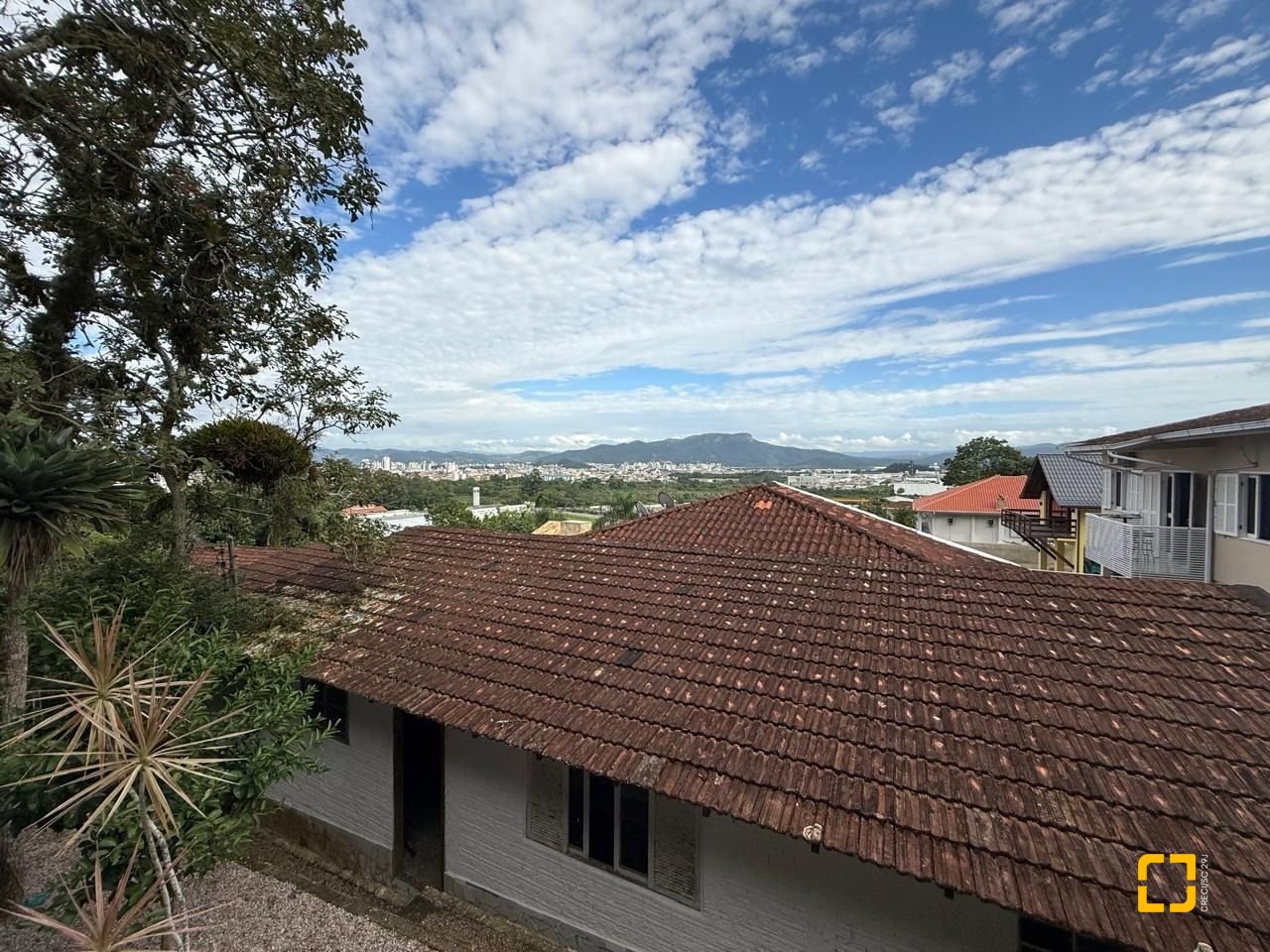 Casa com 154m², 2 quartos (sendo 1 suíte), 1 garagem, no bairro Ponta de Baixo em São José