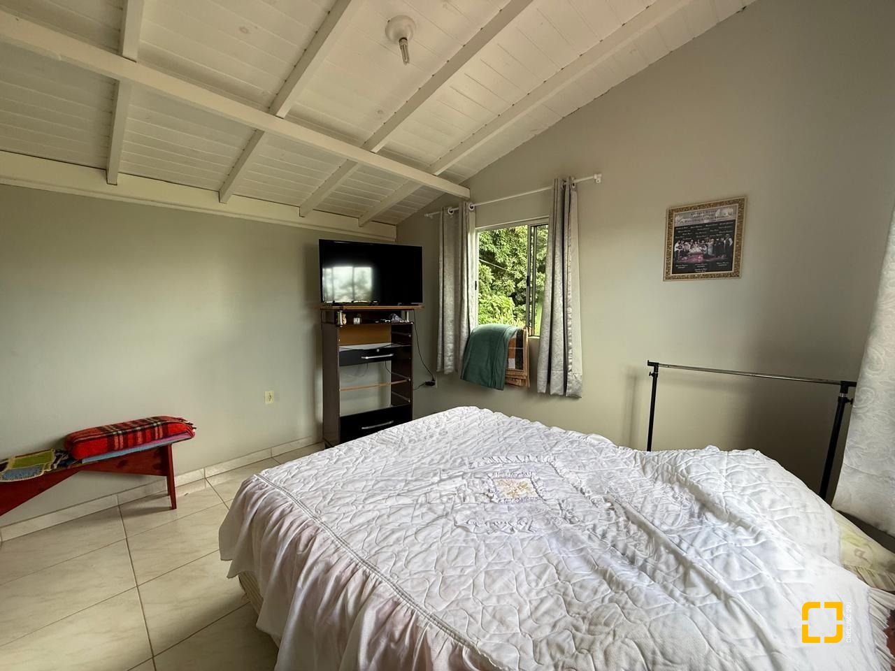 Casa com 154m², 2 quartos (sendo 1 suíte), 1 garagem, no bairro Ponta de Baixo em São José