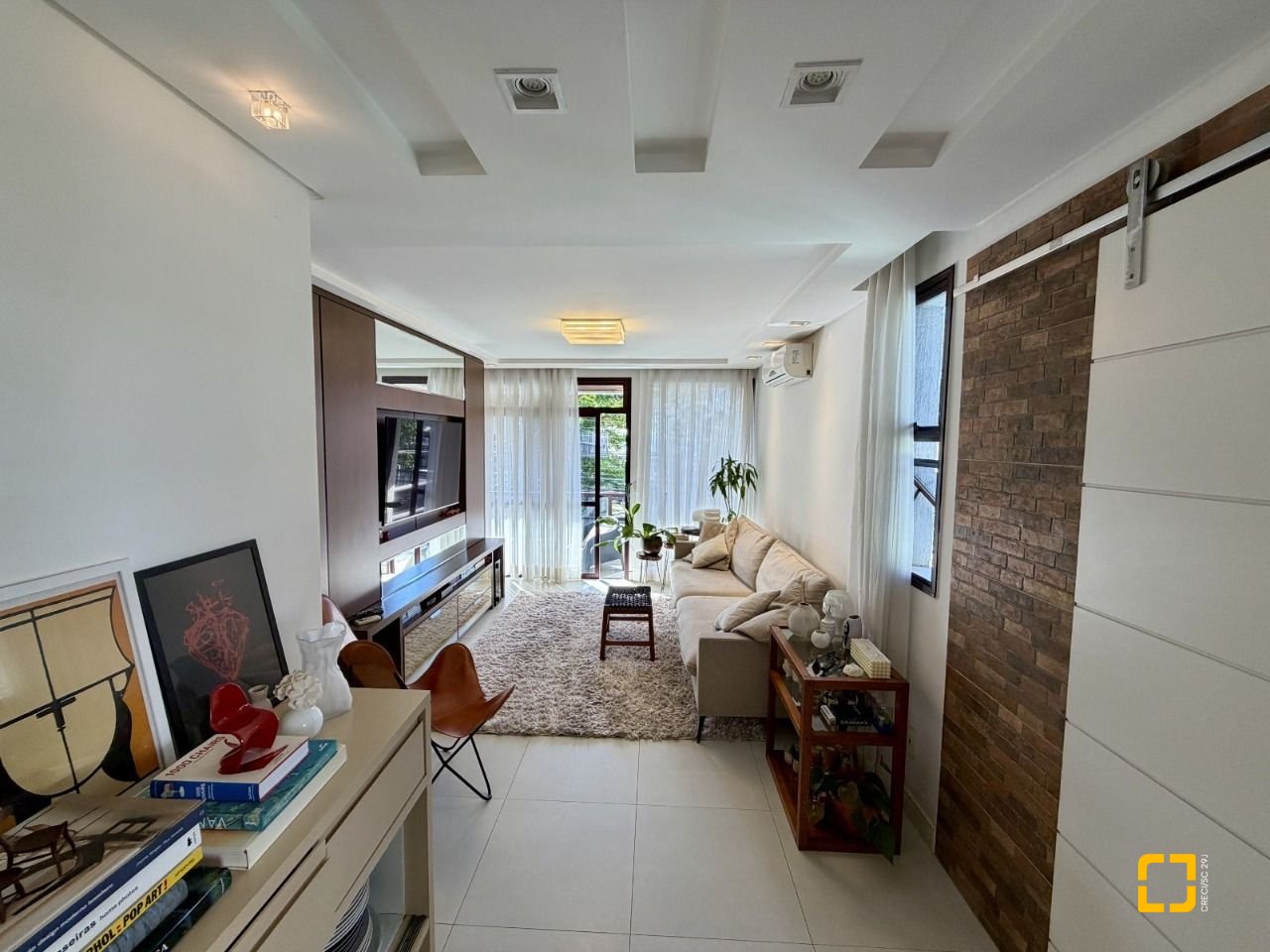 Apartamento com 130m², 6 quartos (sendo 2 suítes), 3 garagens, no bairro Agronômica em Florianópolis