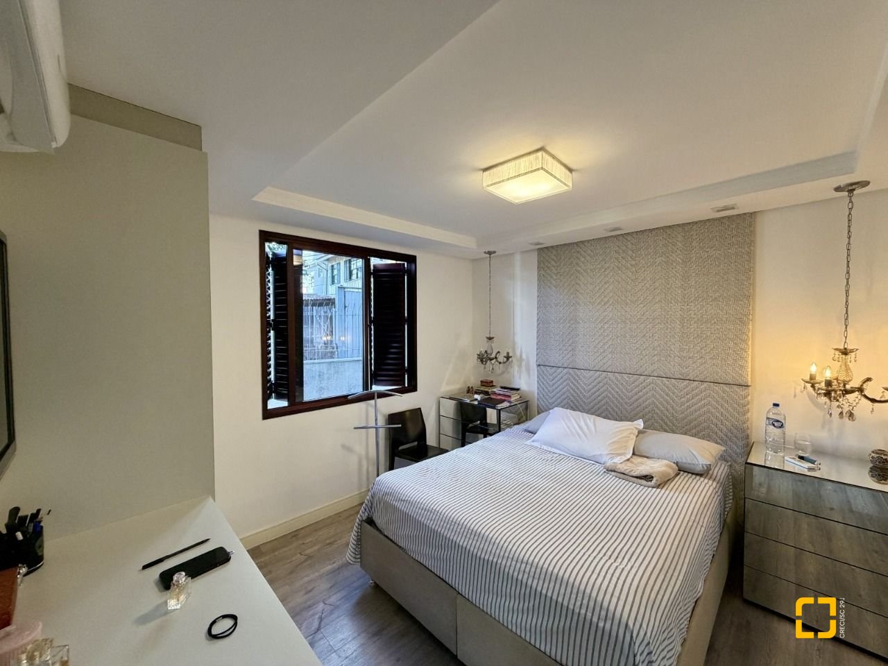 Apartamento com 130m², 6 quartos (sendo 2 suítes), 3 garagens, no bairro Agronômica em Florianópolis