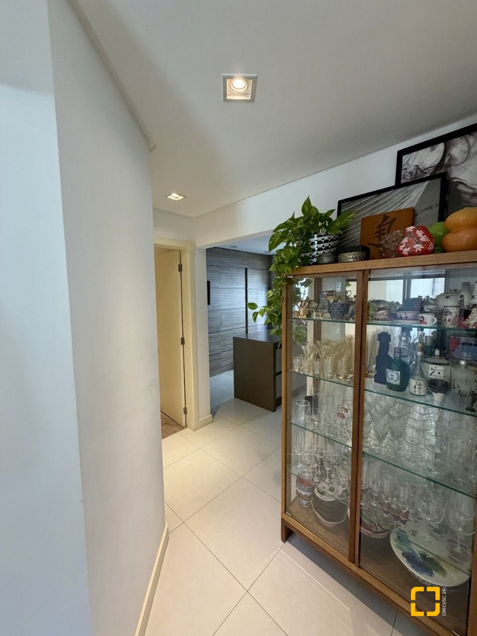 Apartamento com 130m², 6 quartos (sendo 2 suítes), 3 garagens, no bairro Agronômica em Florianópolis
