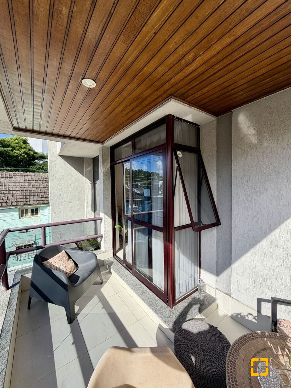 Apartamento com 130m², 6 quartos (sendo 2 suítes), 3 garagens, no bairro Agronômica em Florianópolis