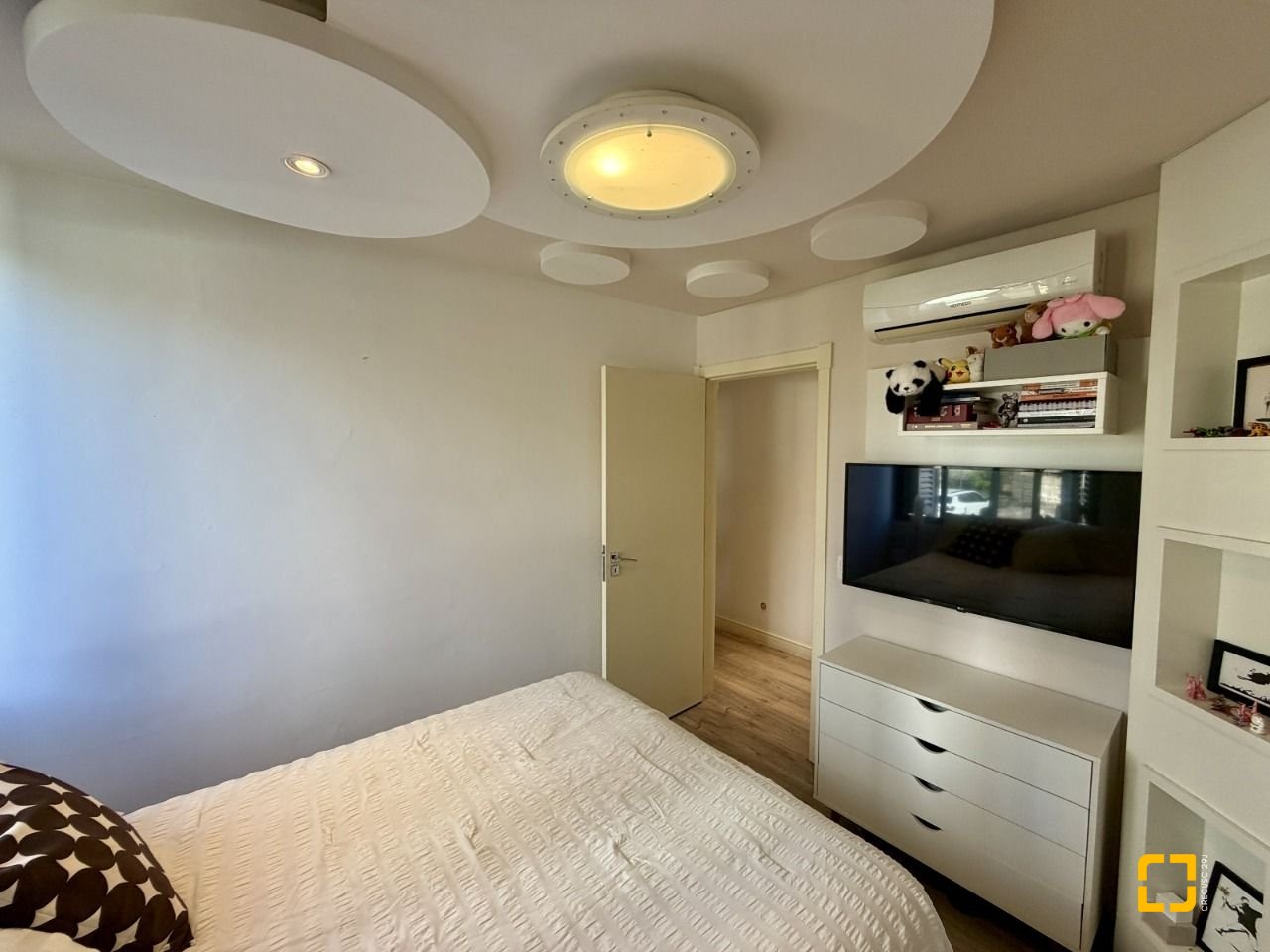 Apartamento com 130m², 6 quartos (sendo 2 suítes), 3 garagens, no bairro Agronômica em Florianópolis