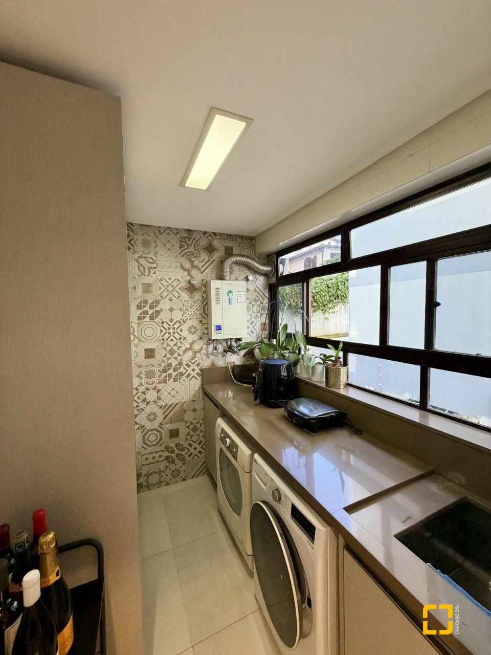 Apartamento com 130m², 6 quartos (sendo 2 suítes), 3 garagens, no bairro Agronômica em Florianópolis