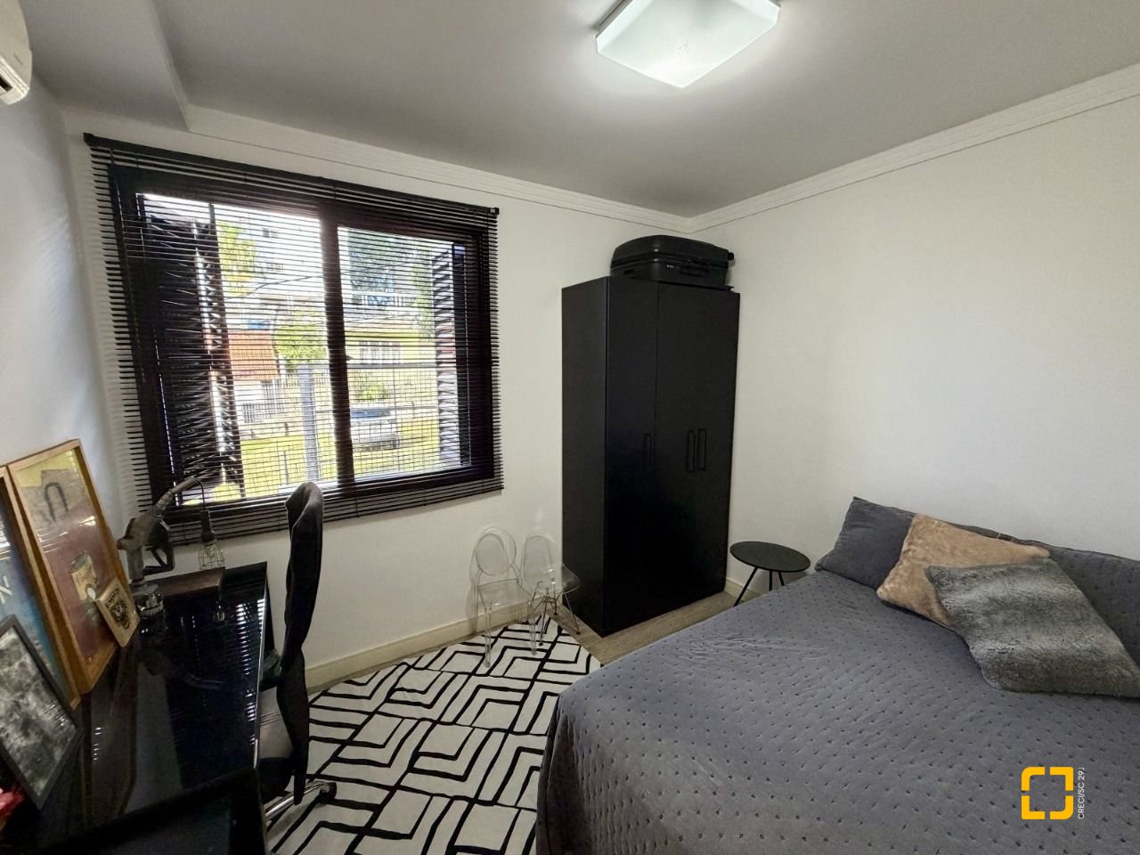 Apartamento com 130m², 6 quartos (sendo 2 suítes), 3 garagens, no bairro Agronômica em Florianópolis