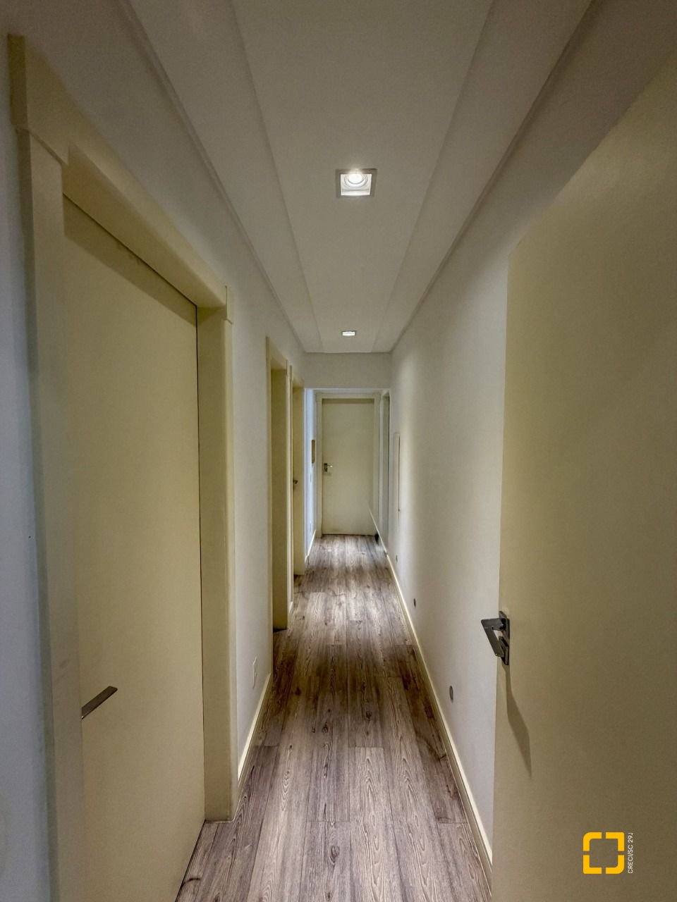 Apartamento com 130m², 6 quartos (sendo 2 suítes), 3 garagens, no bairro Agronômica em Florianópolis
