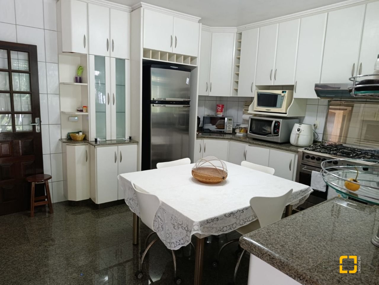 Casa com 139m², 4 quartos (sendo 1 suíte), 2 garagens, no bairro Jardim Atlântico em Florianópolis