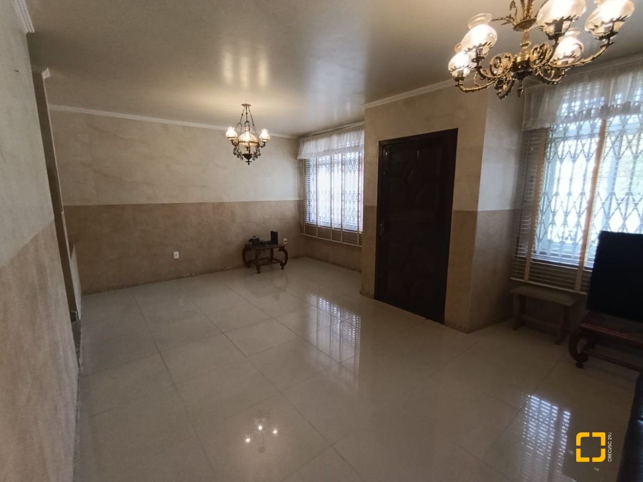 Casa com 139m², 4 quartos (sendo 1 suíte), 2 garagens, no bairro Jardim Atlântico em Florianópolis