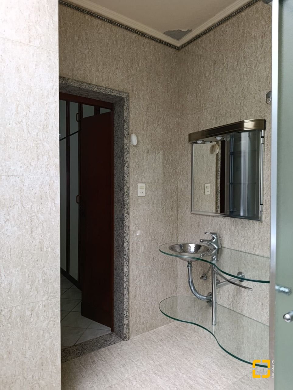 Casa com 139m², 4 quartos (sendo 1 suíte), 2 garagens, no bairro Jardim Atlântico em Florianópolis