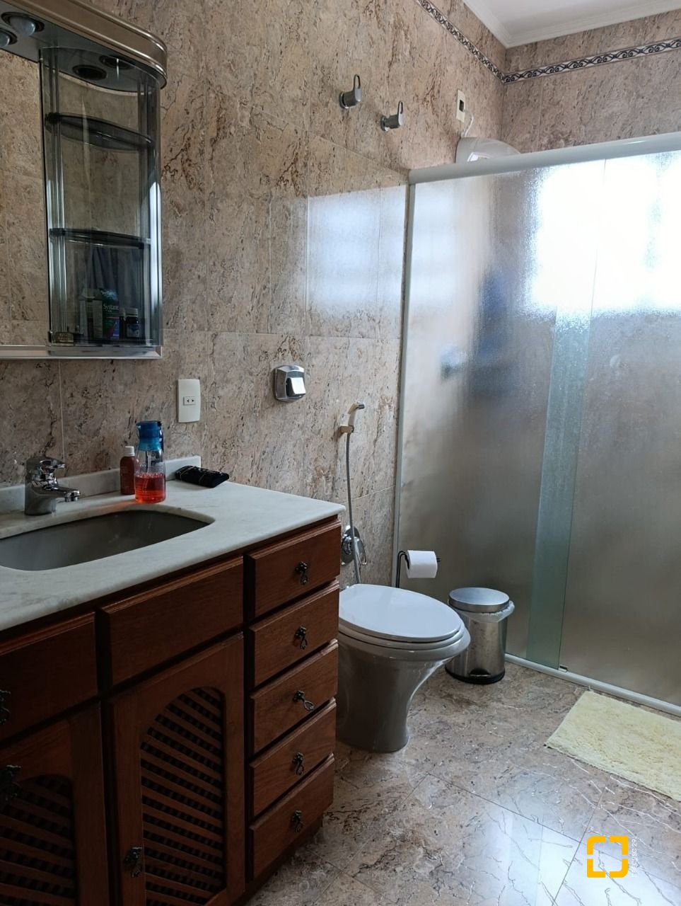 Casa com 139m², 4 quartos (sendo 1 suíte), 2 garagens, no bairro Jardim Atlântico em Florianópolis