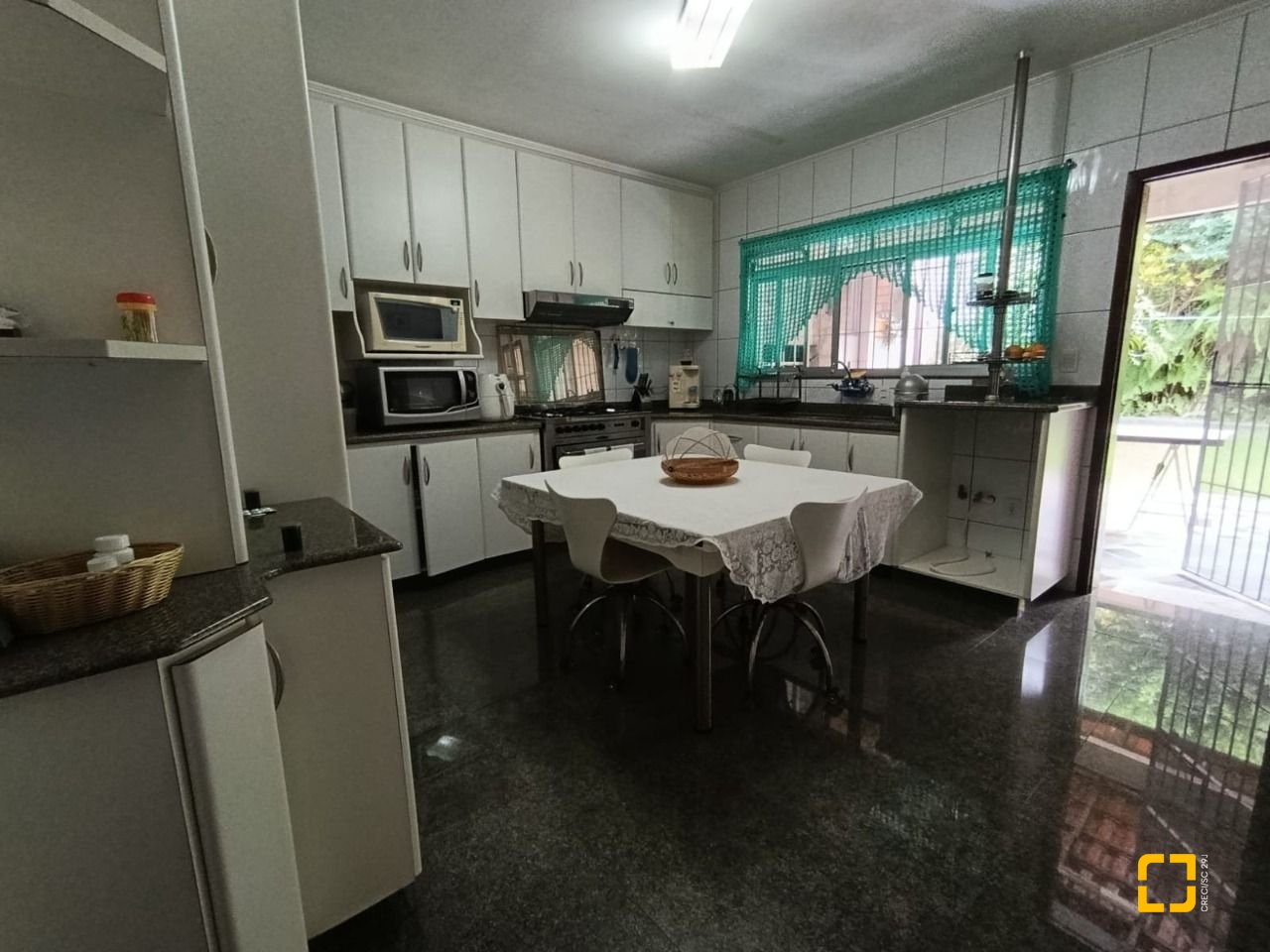 Casa com 139m², 4 quartos (sendo 1 suíte), 2 garagens, no bairro Jardim Atlântico em Florianópolis