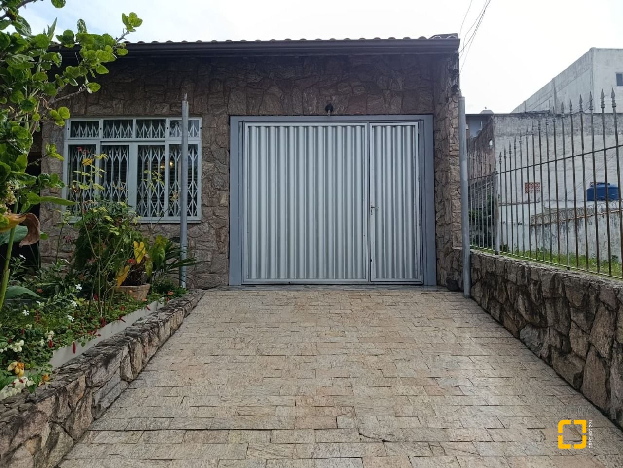 Casa com 139m², 4 quartos (sendo 1 suíte), 2 garagens, no bairro Jardim Atlântico em Florianópolis