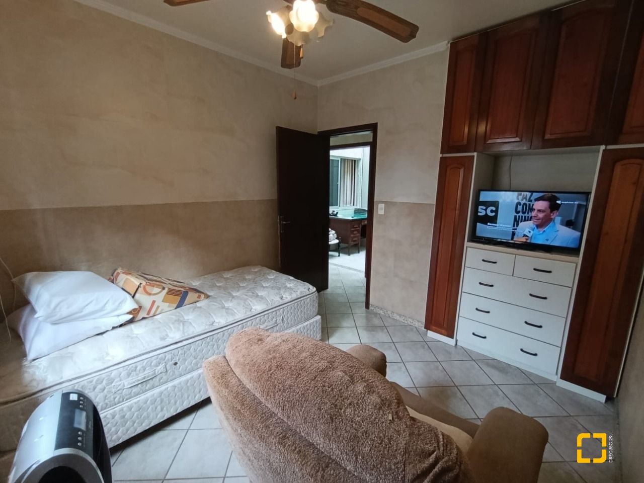 Casa com 139m², 4 quartos (sendo 1 suíte), 2 garagens, no bairro Jardim Atlântico em Florianópolis
