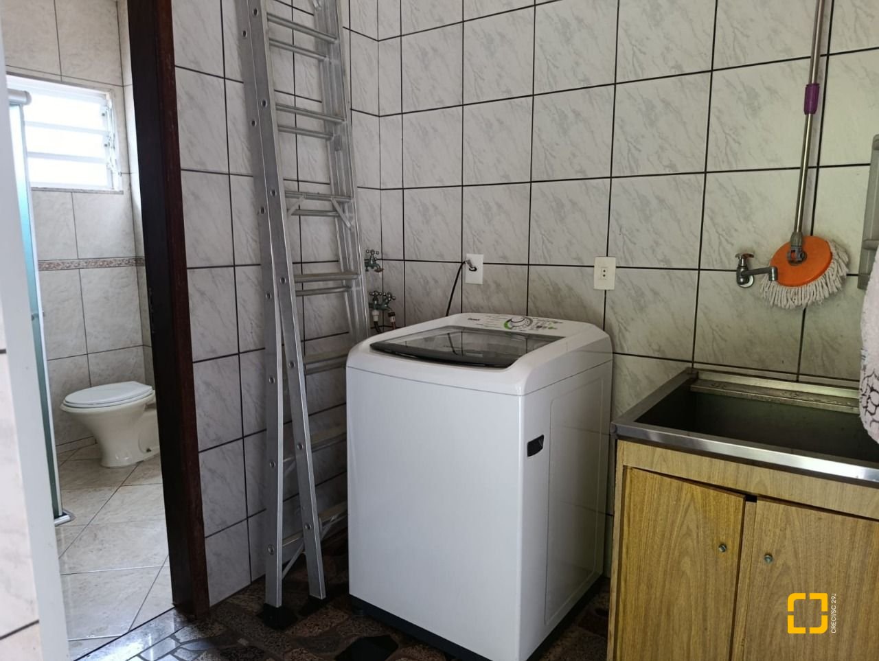Casa com 139m², 4 quartos (sendo 1 suíte), 2 garagens, no bairro Jardim Atlântico em Florianópolis