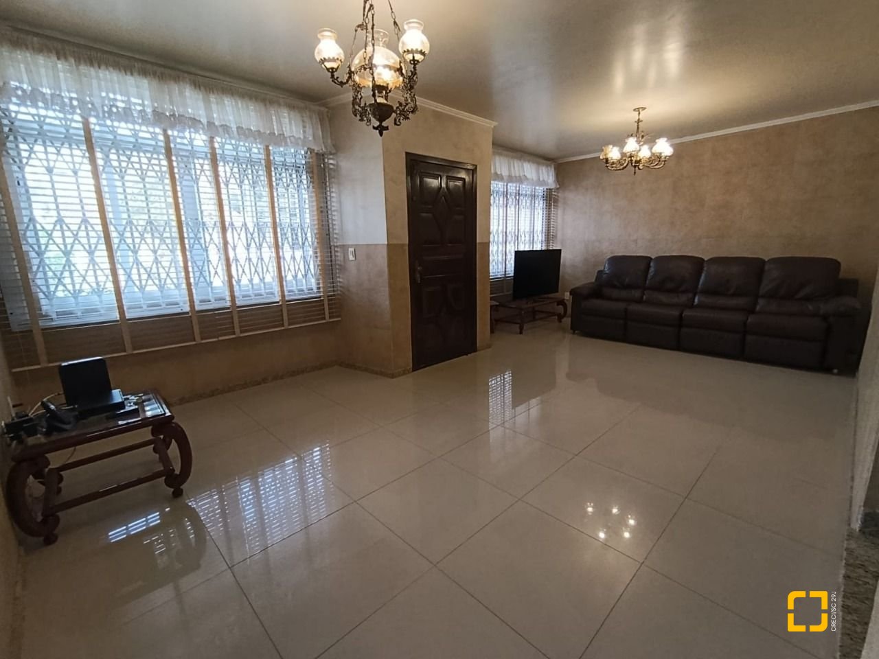 Casa com 139m², 4 quartos (sendo 1 suíte), 2 garagens, no bairro Jardim Atlântico em Florianópolis