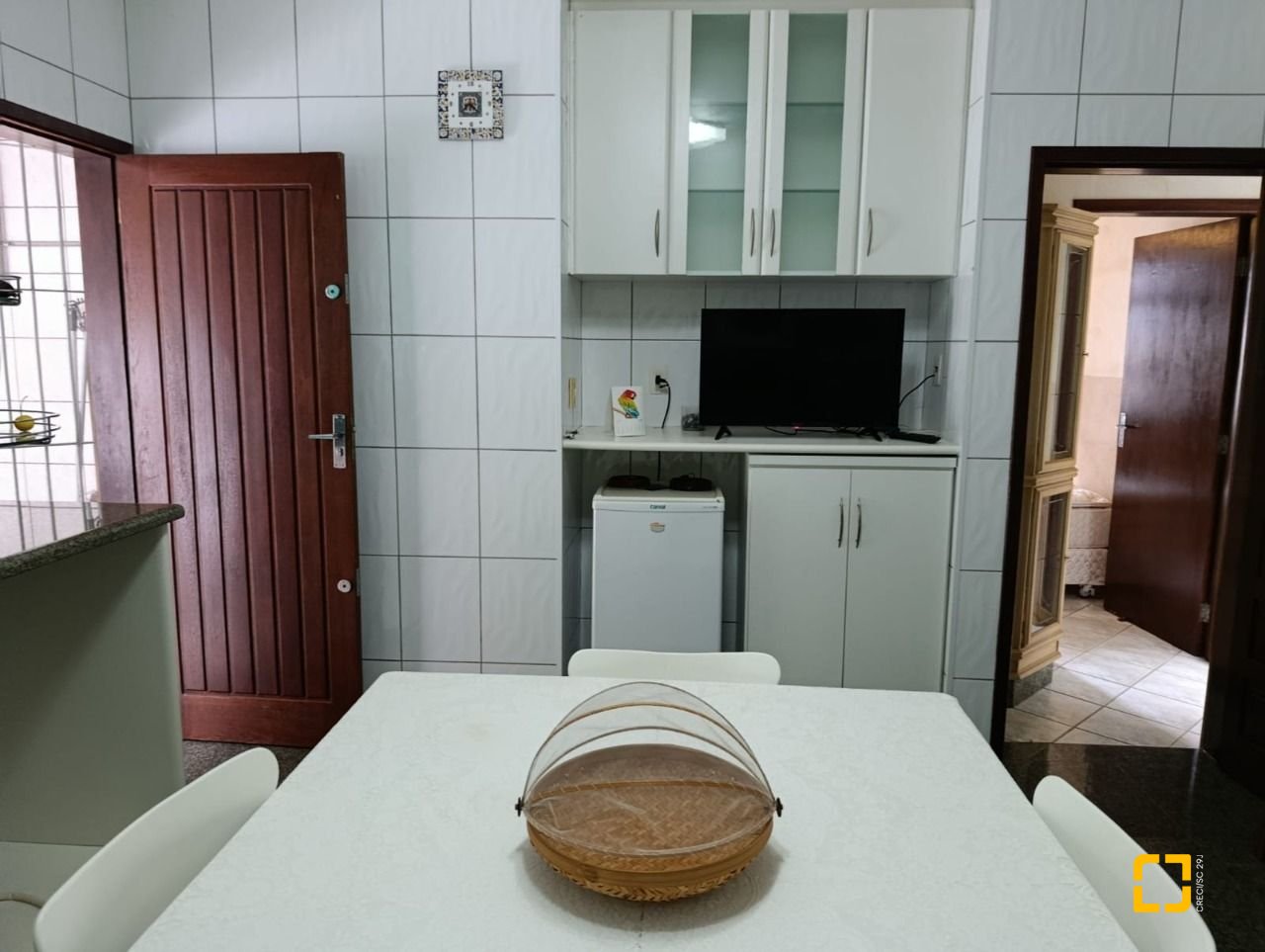 Casa com 139m², 4 quartos (sendo 1 suíte), 2 garagens, no bairro Jardim Atlântico em Florianópolis