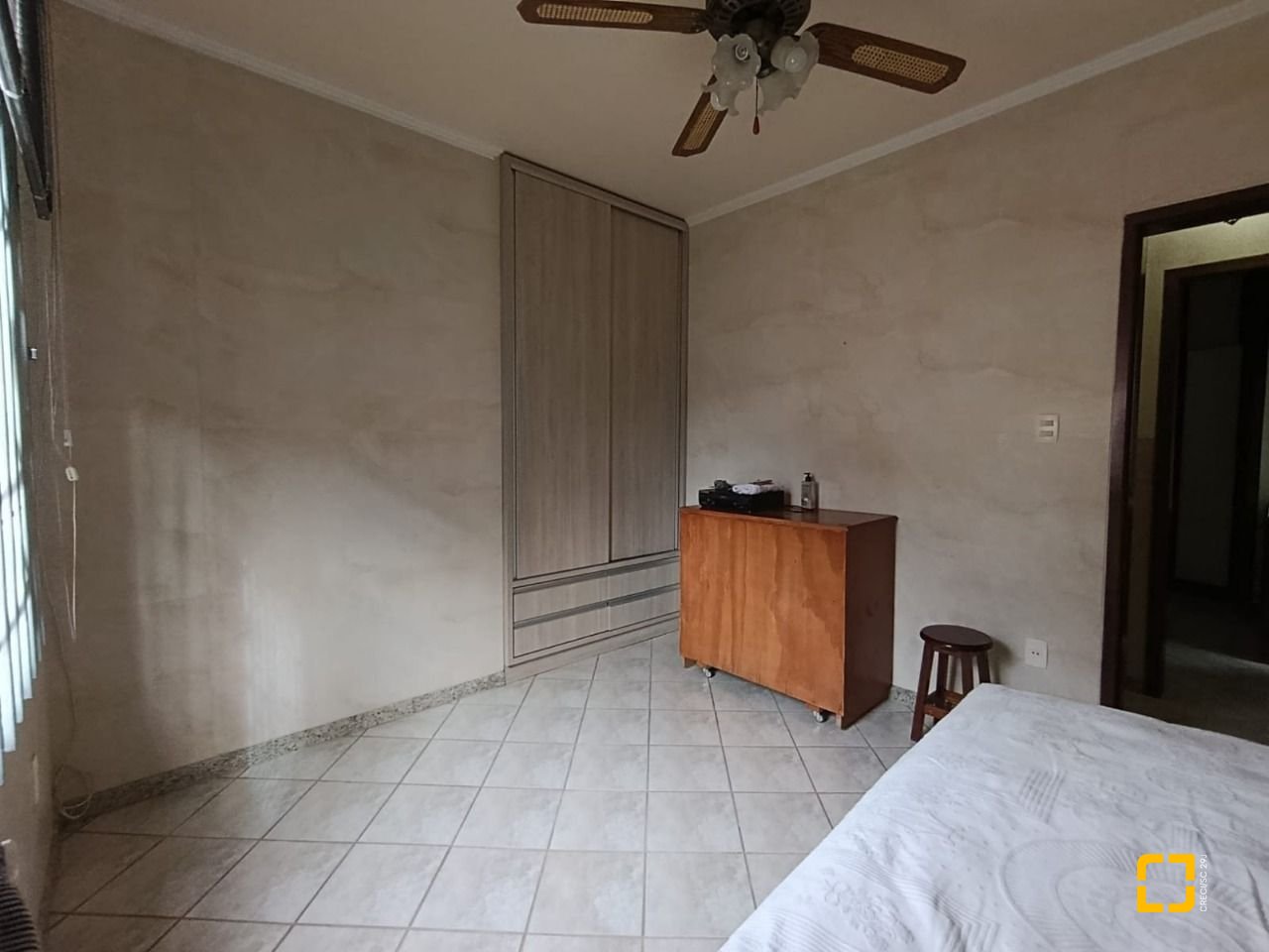 Casa com 139m², 4 quartos (sendo 1 suíte), 2 garagens, no bairro Jardim Atlântico em Florianópolis