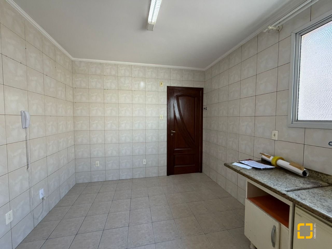 Apartamento com 96m², 4 quartos (sendo 1 suíte), 1 garagem, no bairro Capoeiras em Florianópolis