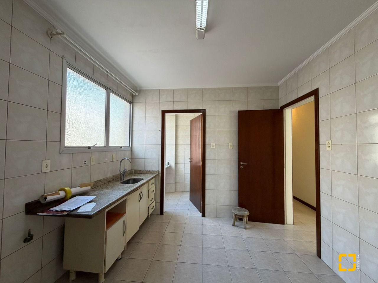 Apartamento com 96m², 4 quartos (sendo 1 suíte), 1 garagem, no bairro Capoeiras em Florianópolis