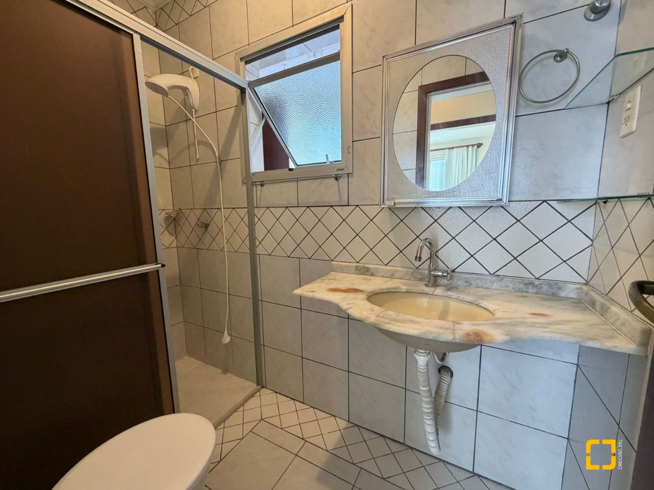 Apartamento com 96m², 4 quartos (sendo 1 suíte), 1 garagem, no bairro Capoeiras em Florianópolis