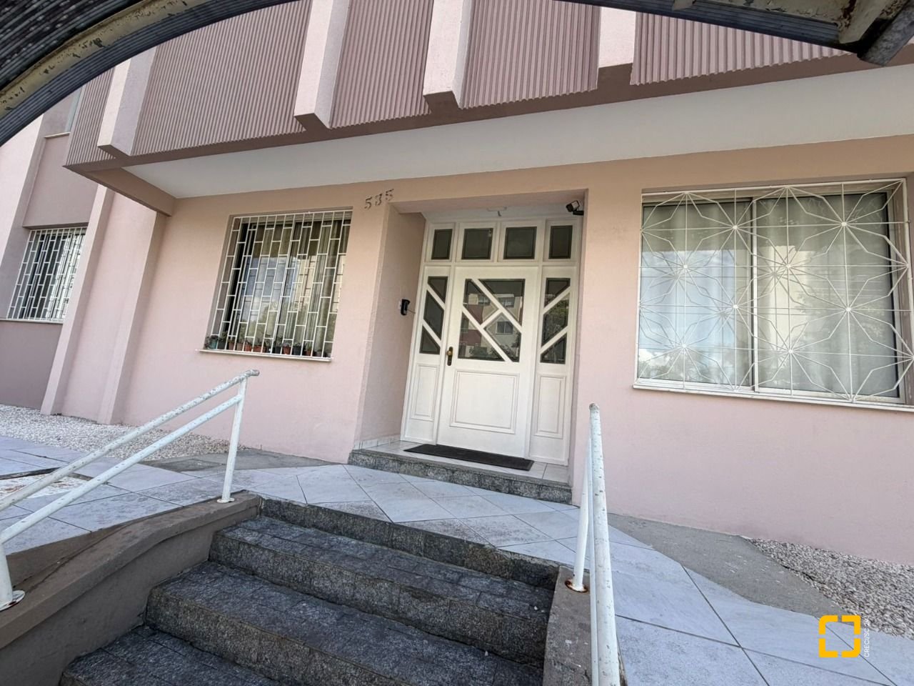 Apartamento com 96m², 4 quartos (sendo 1 suíte), 1 garagem, no bairro Capoeiras em Florianópolis