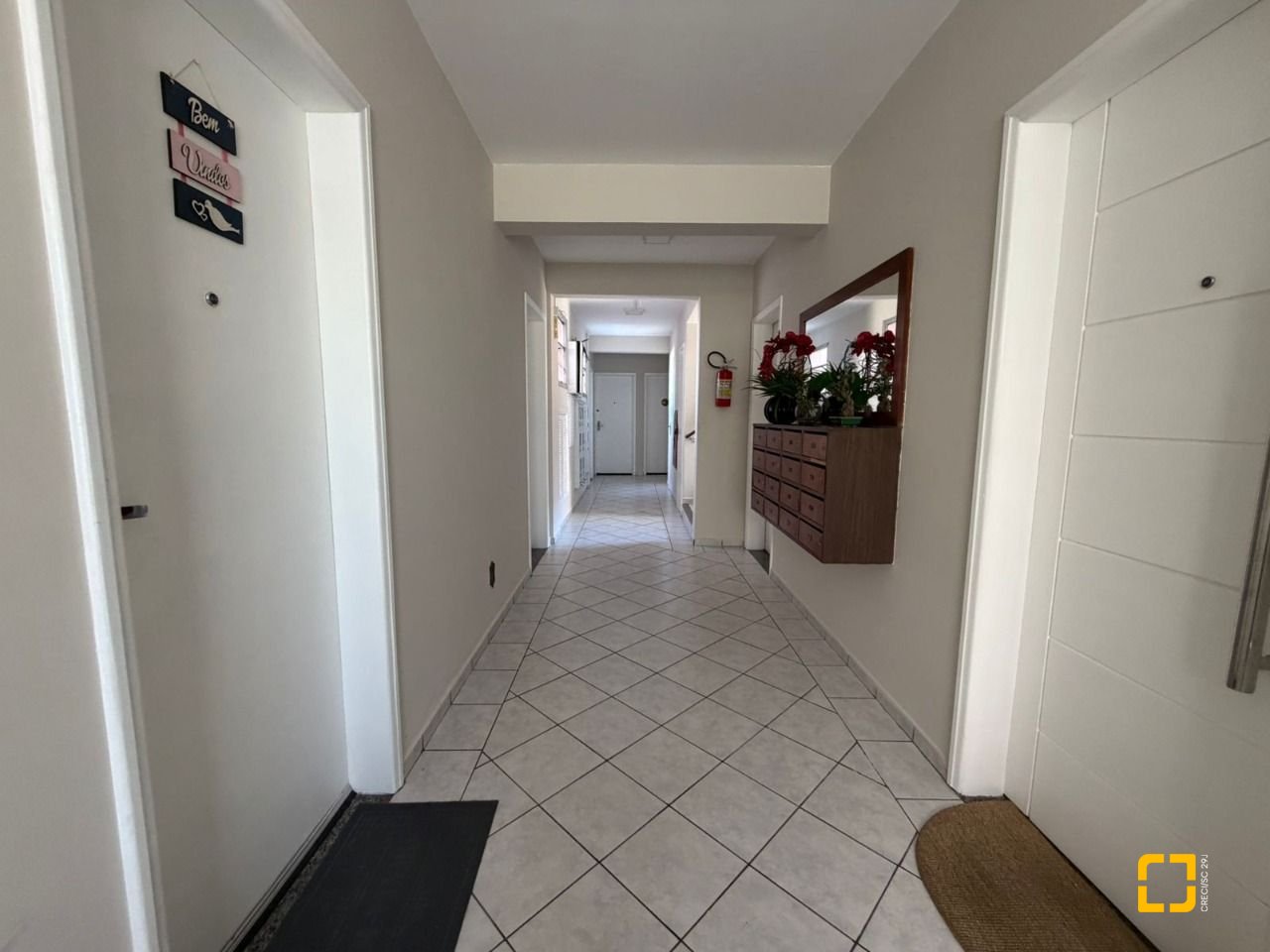 Apartamento com 96m², 4 quartos (sendo 1 suíte), 1 garagem, no bairro Capoeiras em Florianópolis