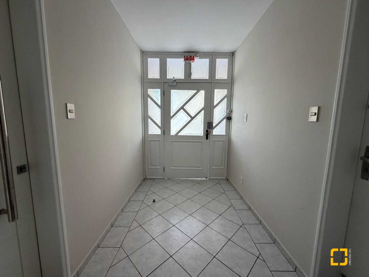 Apartamento com 96m², 4 quartos (sendo 1 suíte), 1 garagem, no bairro Capoeiras em Florianópolis