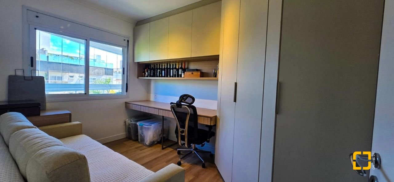Apartamento com 107m², 4 quartos (sendo 1 suíte), 2 garagens, no bairro Jurerê em Florianópolis