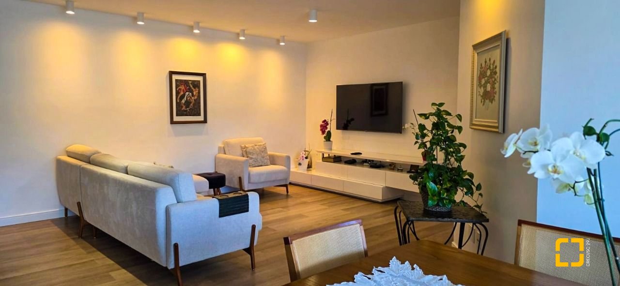 Apartamento com 107m², 4 quartos (sendo 1 suíte), 2 garagens, no bairro Jurerê em Florianópolis