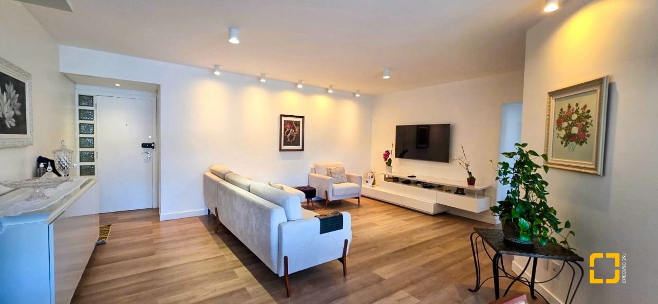 Apartamento com 107m², 4 quartos (sendo 1 suíte), 2 garagens, no bairro Jurerê em Florianópolis