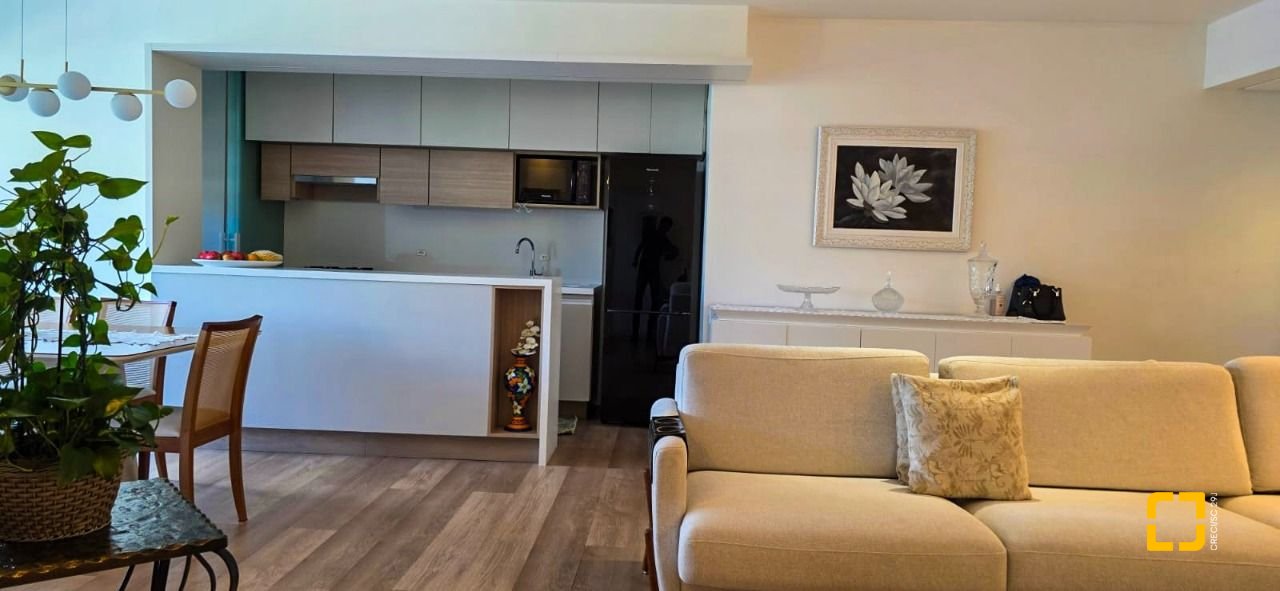 Apartamento com 107m², 4 quartos (sendo 1 suíte), 2 garagens, no bairro Jurerê em Florianópolis
