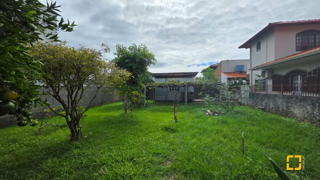 Terreno com 360m², no bairro Carianos em Florianópolis