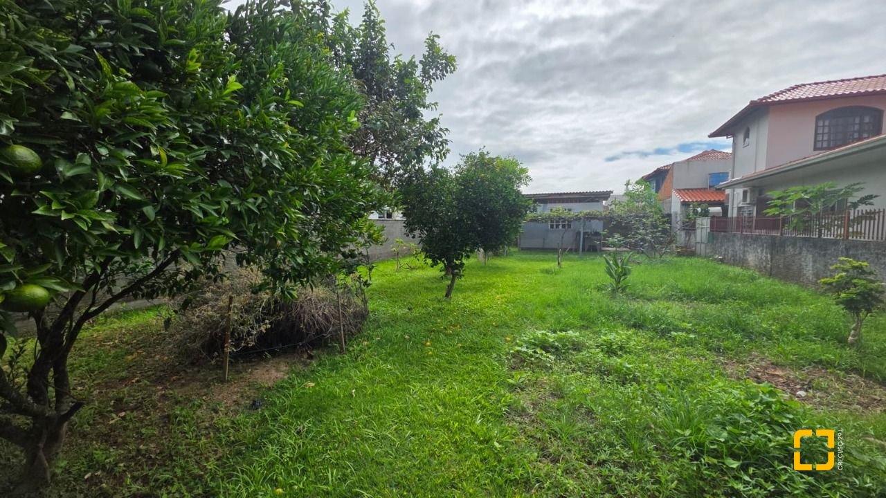 Terreno com 360m², no bairro Carianos em Florianópolis