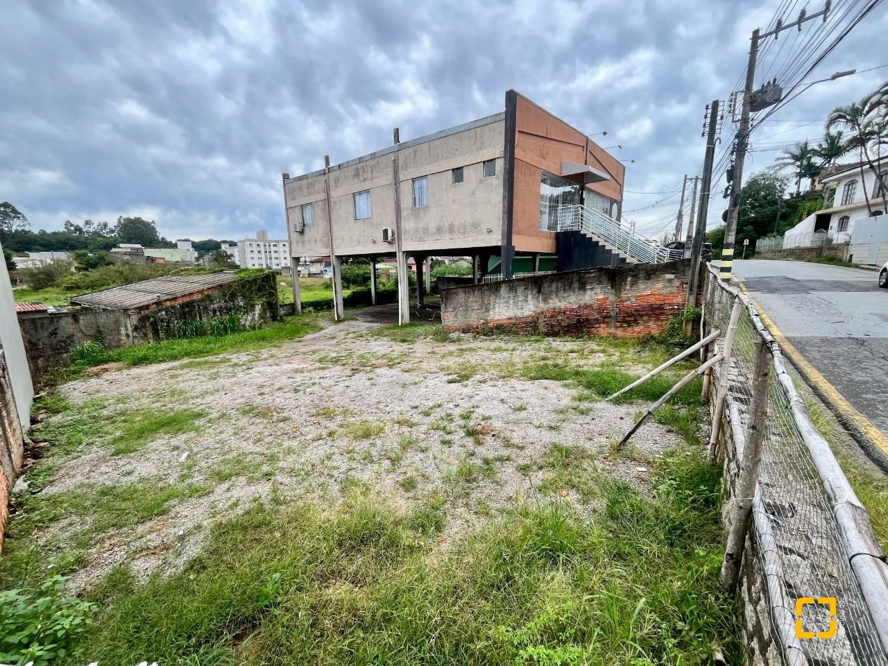 Terreno com 294m², no bairro Areias em São José