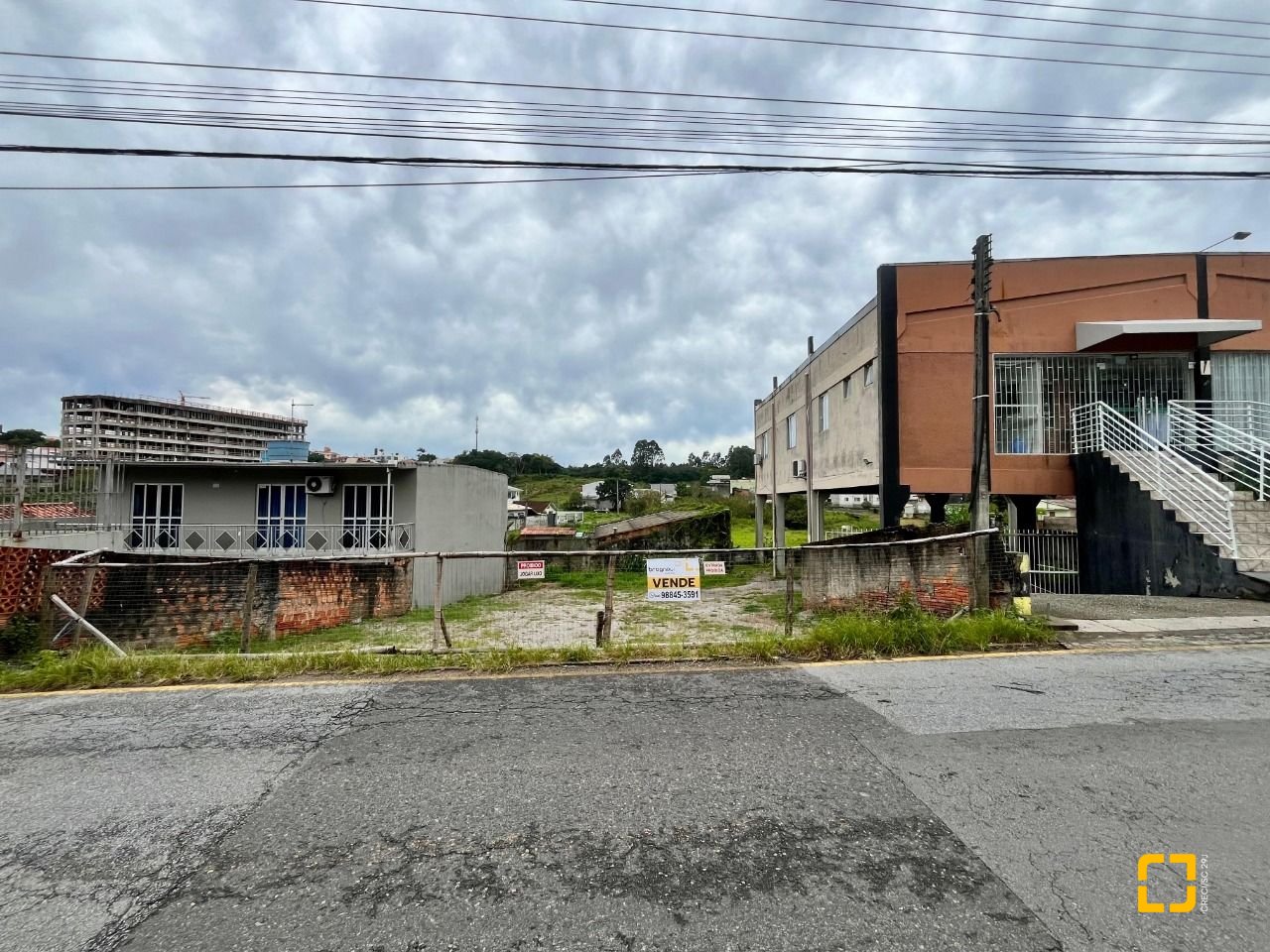 Terreno com 294m², no bairro Areias em São José